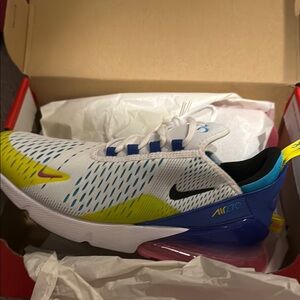 Nike Air Max 270 Pink and Blue Sole